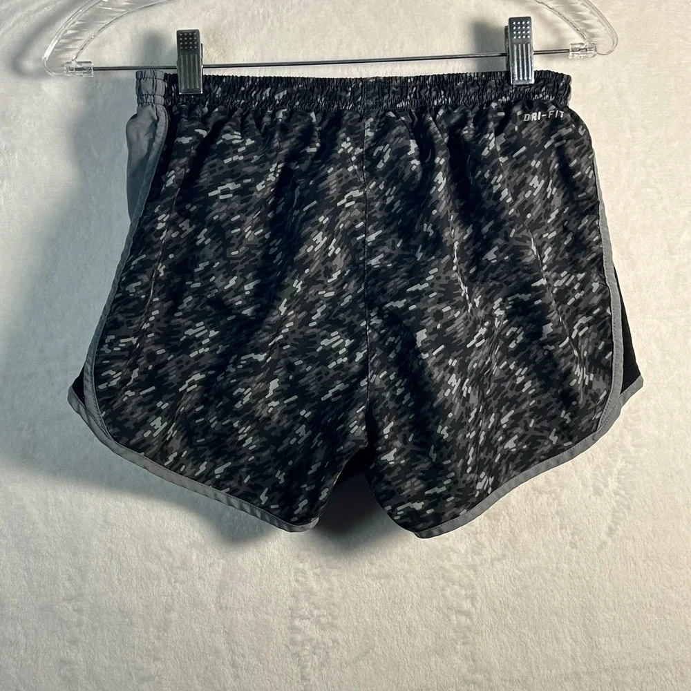Nike Dri Fit Womens Running Shorts Black Grey Camo Athletic Gym‎ Workout Size S